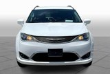 Used 2019 Chrysler Pacifica Touring-L image 3