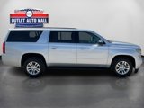 Used 2017 Chevrolet Suburban LT image 2