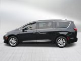 Used 2019 Chrysler Pacifica Touring-L w/ Premium Audio Group image 4