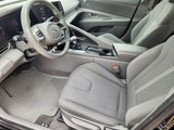 Used 2021 Hyundai Elantra SE image 4