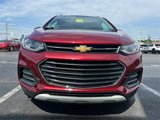 Used 2022 Chevrolet Trax LT w/ LT Convenience Package image 2