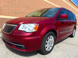 Used 2015 Chrysler Town & Country Touring image 5