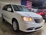 Used 2016 Chrysler Town & Country Touring image 3