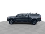 Used 2017 Toyota Tacoma TRD Sport image 5
