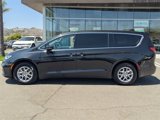 Used 2023 Chrysler Pacifica Touring-L image 3