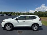 Used 2015 Nissan Rogue S image 2