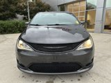 Used 2020 Chrysler Pacifica Touring w/ S Appearance Package image 3