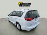 Used 2019 Chrysler Pacifica Touring-L image 3