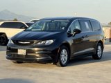 Used 2022 Chrysler Voyager LX image 3