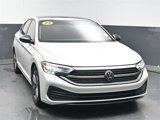 Used 2023 Volkswagen Jetta SE w/ Panoramic Sunroof Package image 2