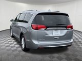 Used 2018 Chrysler Pacifica Touring-L Plus image 4