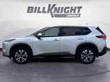 Used 2023 Nissan Rogue SV image 2