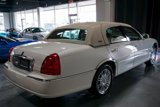 Used 2006 Lincoln Town Car Signature Limited image 6