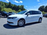Used 2022 Chrysler Voyager LX image 2