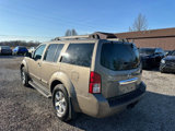 Used 2009 Nissan Pathfinder SE image 5
