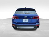 Certified 2024 Volkswagen Taos SE image 5