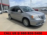 Used 2013 Chrysler Town & Country Touring-L w/ Driver Convenience Group image 3