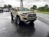 Used 2017 Toyota Tacoma TRD Off-Road image 3