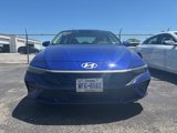 Used 2025 Hyundai Elantra SE image 2