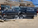 Used 2023 GMC Yukon XL SLT image 2