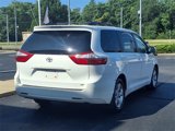 Used 2017 Toyota Sienna LE image 3