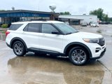 Used 2022 Ford Explorer XLT w/ Equipment Group 202A image 3