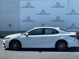 Used 2021 Toyota Camry SE image 2