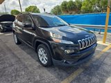 Used 2017 Jeep Cherokee Latitude image 3