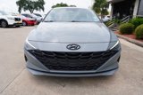 Used 2022 Hyundai Elantra SEL image 2