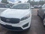 Used 2017 Kia Sorento LX w/ LX Convenience Package image 2