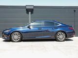 Used 2020 Lexus ES 300h w/ Premium Package image 2