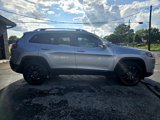 Used 2019 Jeep Cherokee Latitude w/ Popular Appearance Group image 4