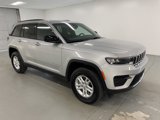 New 2025 Jeep Grand Cherokee Laredo image 3