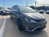 Used 2020 Chrysler Pacifica Limited image 4