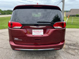 Used 2019 Chrysler Pacifica Touring-L image 4