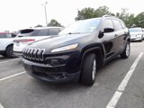 Used 2017 Jeep Cherokee Latitude w/ Cold Weather Group image 3