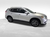 Used 2016 Nissan Rogue SL image 2