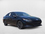 Used 2023 Hyundai Elantra Blue image 3