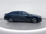 Used 2024 Toyota Camry SE image 3