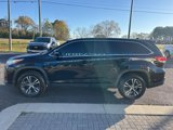 Used 2019 Toyota Highlander FWD V6 image 2