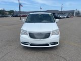 Used 2014 Chrysler Town & Country Touring image 2