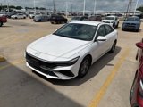 Used 2024 Hyundai Elantra SE image 2
