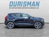 Used 2023 Volvo XC40 B5 Plus image 2