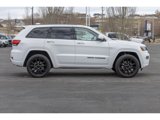 Used 2021 Jeep Grand Cherokee Laredo X image 2