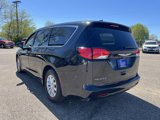 Used 2017 Chrysler Pacifica Touring w/ Tire & Wheel Group image 5