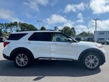 Used 2022 Ford Explorer XLT w/ Equipment Group 202A image 6