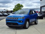 Used 2022 Jeep Compass Latitude image 2