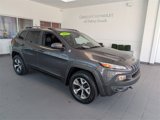 Used 2015 Jeep Cherokee Trailhawk image 2