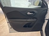 Used 2016 Jeep Cherokee Latitude w/ Cold Weather Group image 6