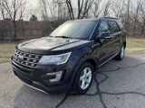 Used 2017 Ford Explorer XLT image 3